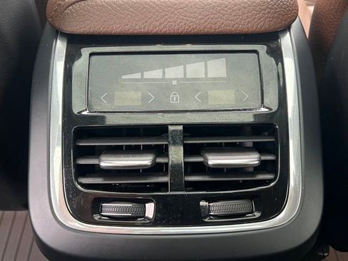 Used 2018 Volvo XC60 T5 Inscription w/ Convenience Package AWD/4WD image 15