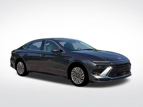 New 2026 Hyundai Sonata SEL FWD image 3