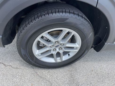 Used 2013 Ford Taurus SEL FWD image 36