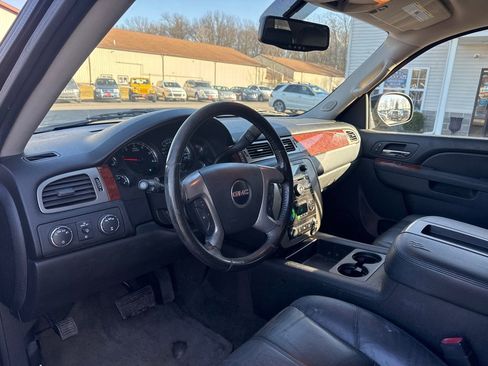 Used 2013 GMC Yukon XL SLT image 16