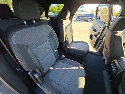 Used 2023 Chevrolet Traverse LT w/ LPO, Floor Liner Package AWD/4WD image 28