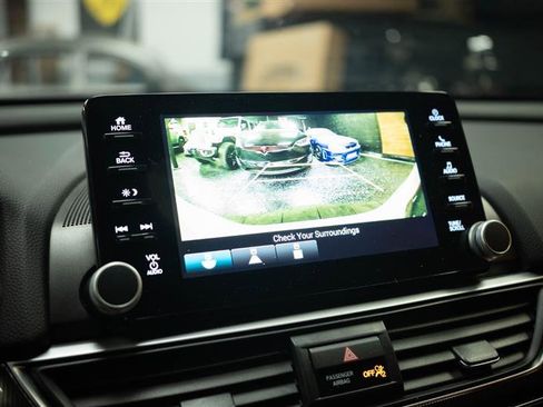 Used 2019 Honda Accord Sport image 24