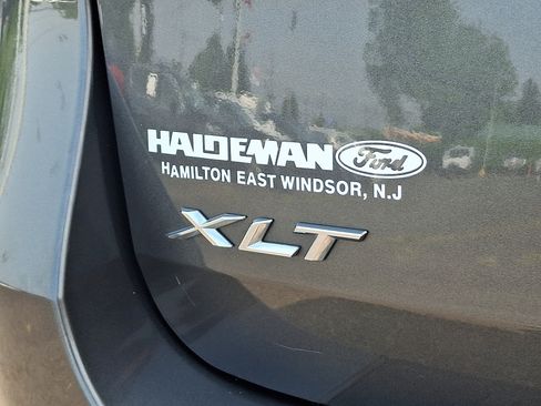 Used 2020 Ford Explorer XLT AWD/4WD image 28