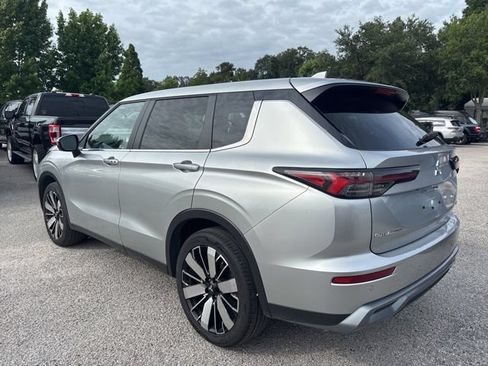Used 2025 Mitsubishi Outlander SE FWD image 7