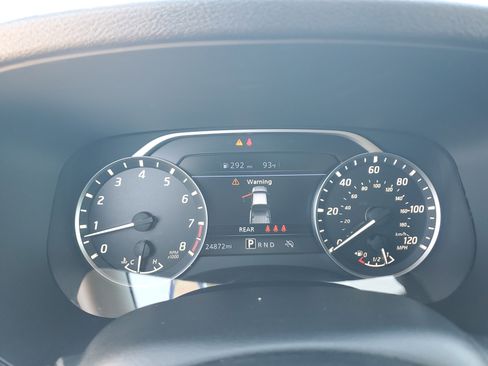 Used 2024 Nissan Frontier SV image 30