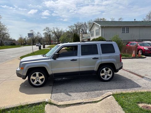 Used 2014 Jeep Patriot Sport image 14