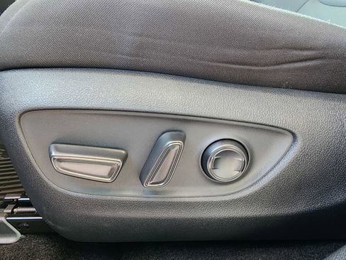 Used 2025 Toyota RAV4 XLE w/ Convenience Package FWD image 16