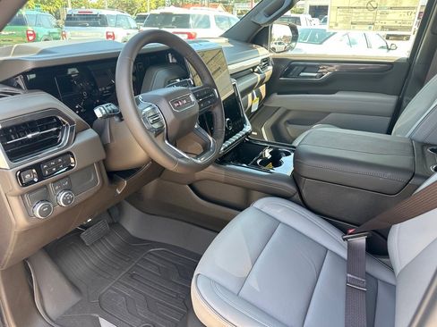 New 2025 GMC Yukon Elevation w/ LPO, Floor Liner Package image 9