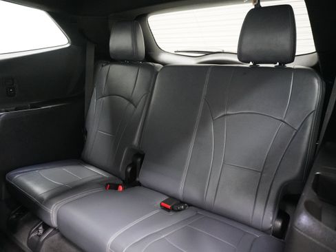 Used 2022 Buick Enclave Essence FWD image 14
