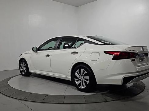 Certified 2025 Nissan Altima 2.5 S FWD image 3
