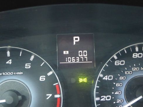 Used 2010 Subaru Outback 3.6R Premium image 13