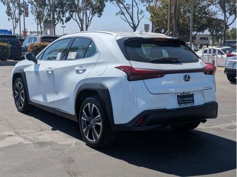 New 2026 Lexus UX 300h FWD image 7