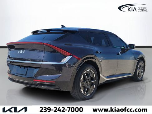 New 2025 Kia EV6 Wind RWD image 4