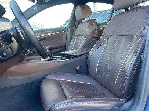 Certified 2023 BMW M550i xDrive w/ Executive Package image 9