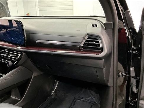 Used 2025 Chevrolet Traverse Z71 AWD/4WD image 19