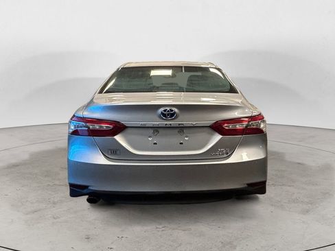 Used 2018 Toyota Camry XLE image 4