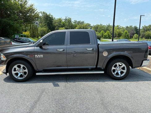 Used 2016 RAM 1500 Laramie w/ Convenience Group image 8