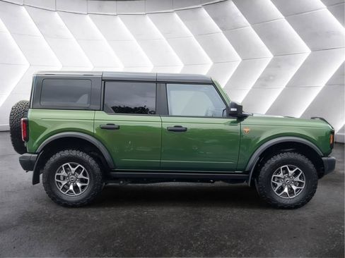 Used 2025 Ford Bronco Badlands AWD/4WD image 2