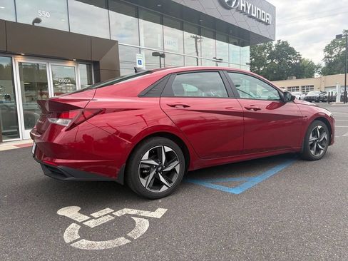 Used 2023 Hyundai Elantra SEL w/ Convenience Package FWD image 5