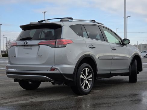 Used 2018 Toyota RAV4 XLE image 17