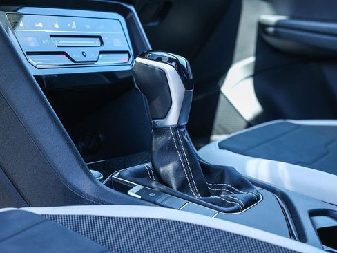 New 2025 Volkswagen Taos SE image 39