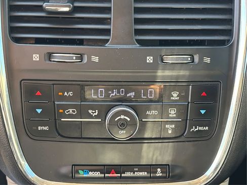 Used 2012 Dodge Grand Caravan Crew image 30