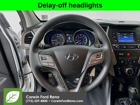 Used 2018 Hyundai Santa Fe Sport image 11