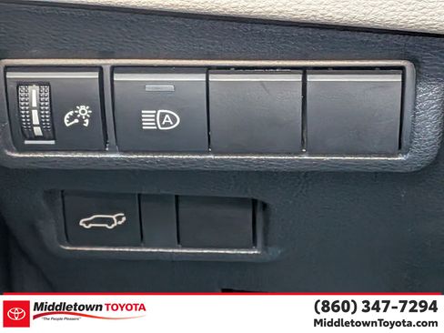 Used 2023 Chevrolet Colorado LT image 18