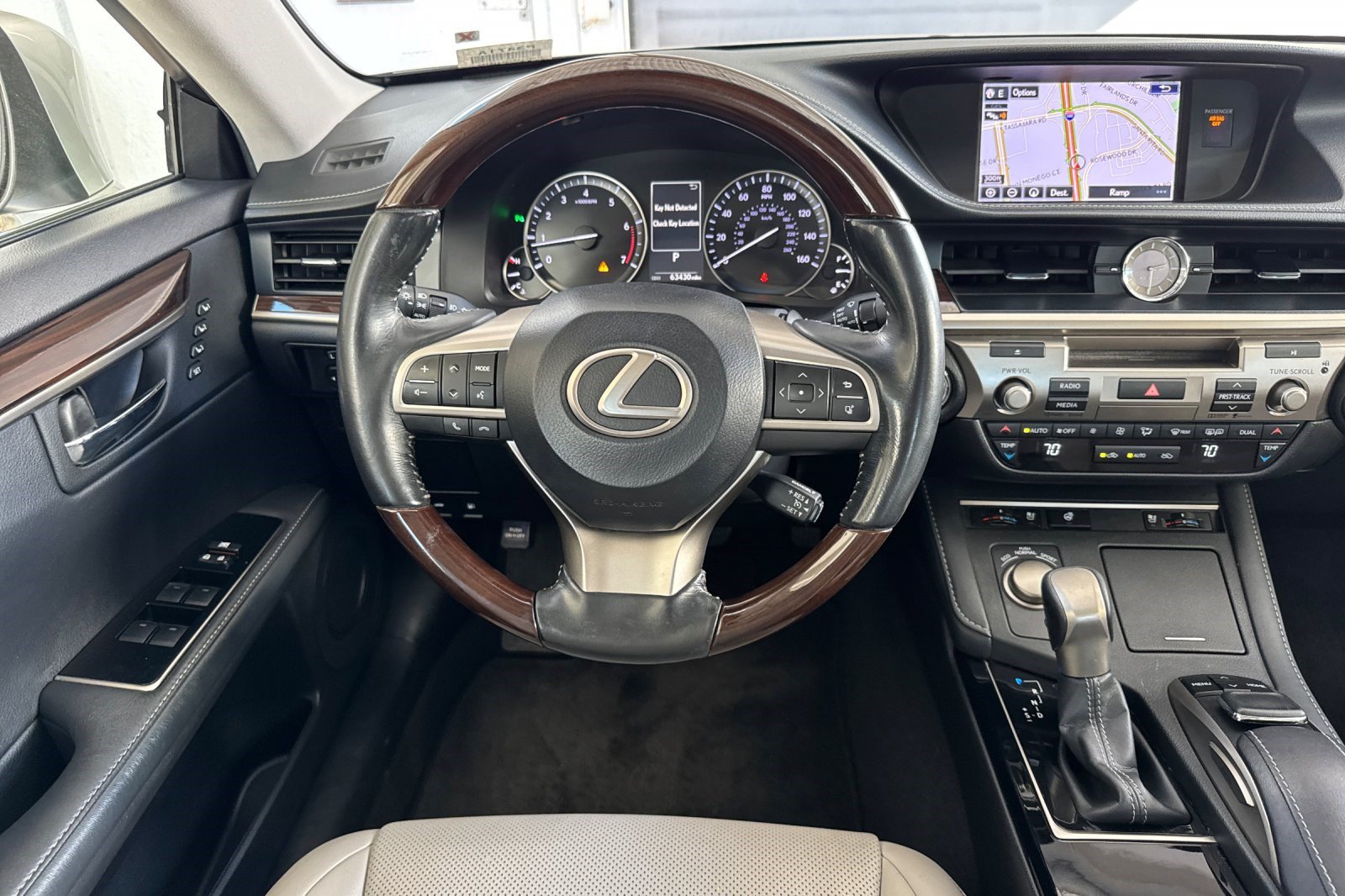 Used 2016 Lexus ES 350 w/ Navigation System Package FWD image 18