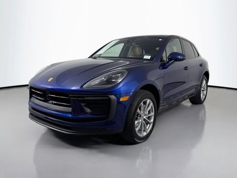Used 2024 Porsche Macan AWD/4WD image 1