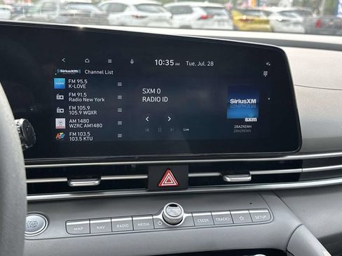 Used 2024 Hyundai Elantra SEL FWD image 33