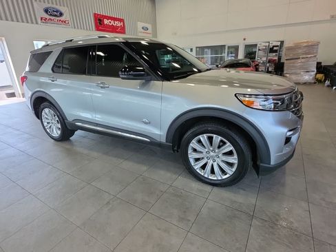 Used 2024 Ford Explorer King Ranch w/ Technology Package AWD/4WD image 6