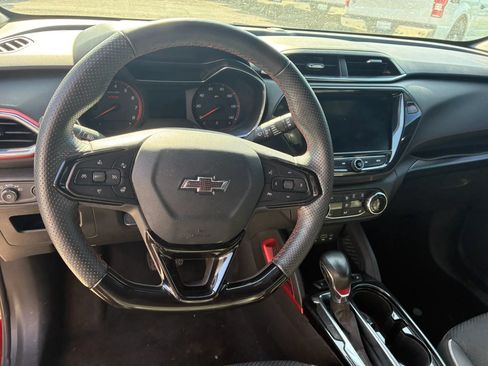Used 2023 Chevrolet TrailBlazer RS w/ Convenience Package FWD image 5
