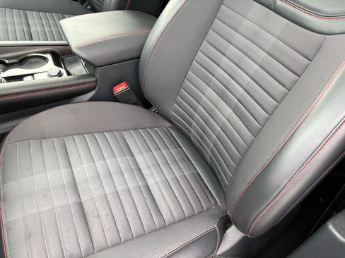 Used 2025 Ford Explorer ST-Line w/ Premium Package image 17