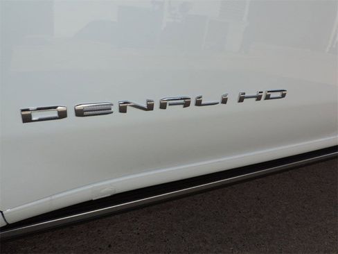 New 2026 GMC Sierra 2500 Denali w/ Denali Reserve Package image 16