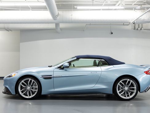 Used 2016 Aston Martin Vanquish Volante RWD image 10