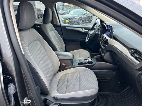 Used 2020 Ford Escape SE image 13