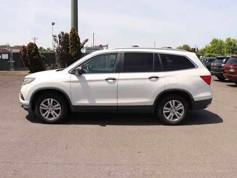 Used 2017 Honda Pilot LX image 8
