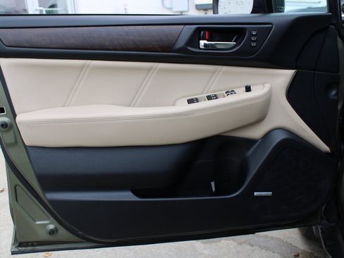 Used 2019 Subaru Outback 2.5i Limited w/ Popular Package #2 image 8