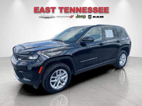 Used 2025 Jeep Grand Cherokee Laredo X w/ Luxury Tech Group I AWD/4WD image 7