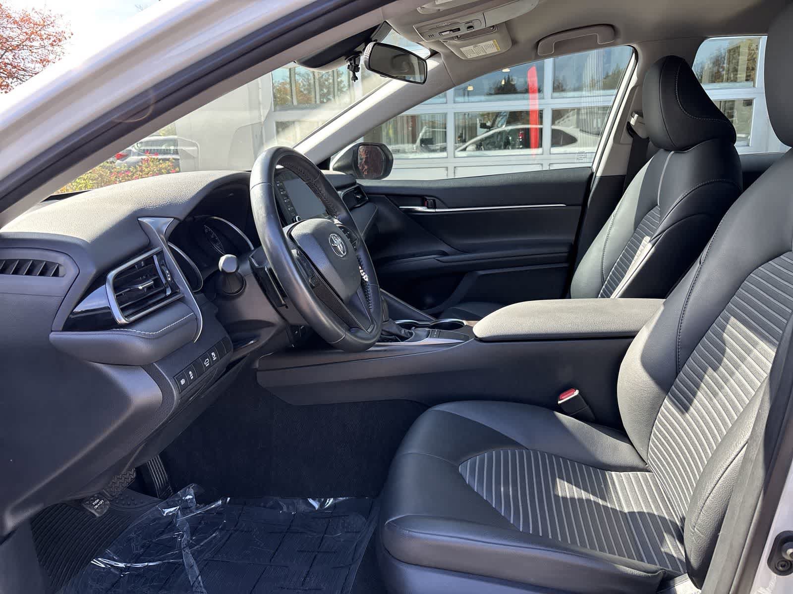 Used 2024 Toyota Camry SE FWD image 9