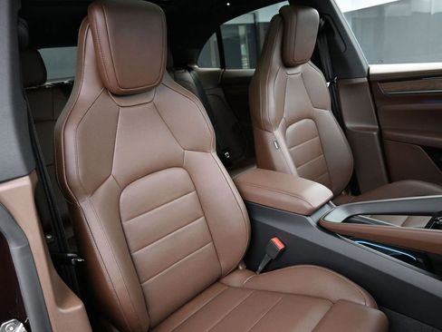 Used 2025 Porsche Macan 4 Electric image 28