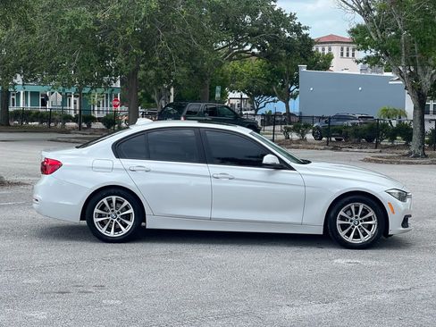 Used 2017 BMW 320i Sedan image 4