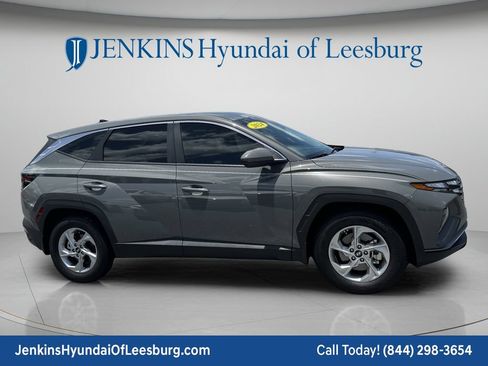 Certified 2024 Hyundai Tucson SE FWD image 2