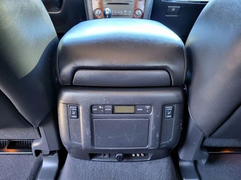 Used 2016 INFINITI QX80 4WD w/ Deluxe Technology Package image 16