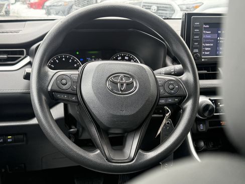 Used 2022 Toyota RAV4 LE image 13