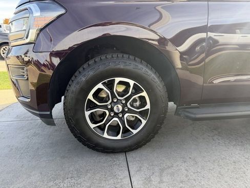 Certified 2024 Ford Expedition Max XLT image 4