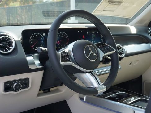 New 2026 Mercedes-Benz GLB 250 image 10