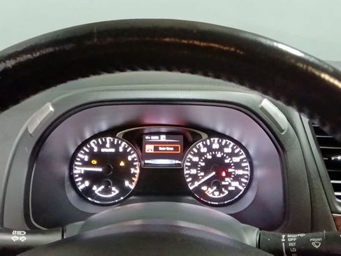 Used 2018 Nissan Pathfinder Platinum AWD/4WD image 13