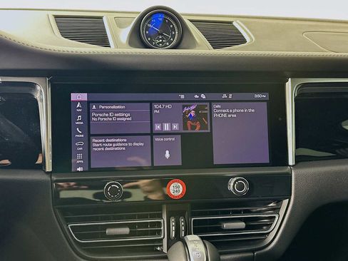 New 2026 Porsche Macan image 16